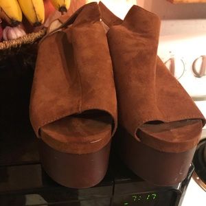 Forever 21 Faux suede platform heals
